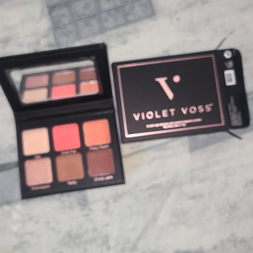 Violet Voss eyeshadow
